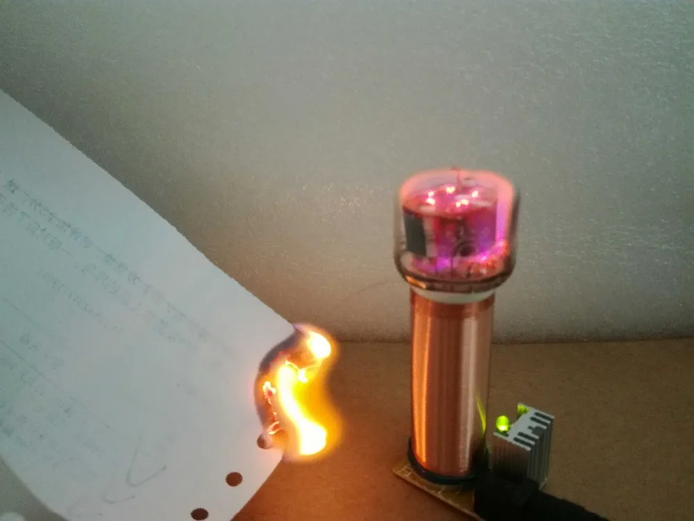 

Tesla coil + glow lamp + power supply electronic production of DIY electronic energy-saving lamp lights