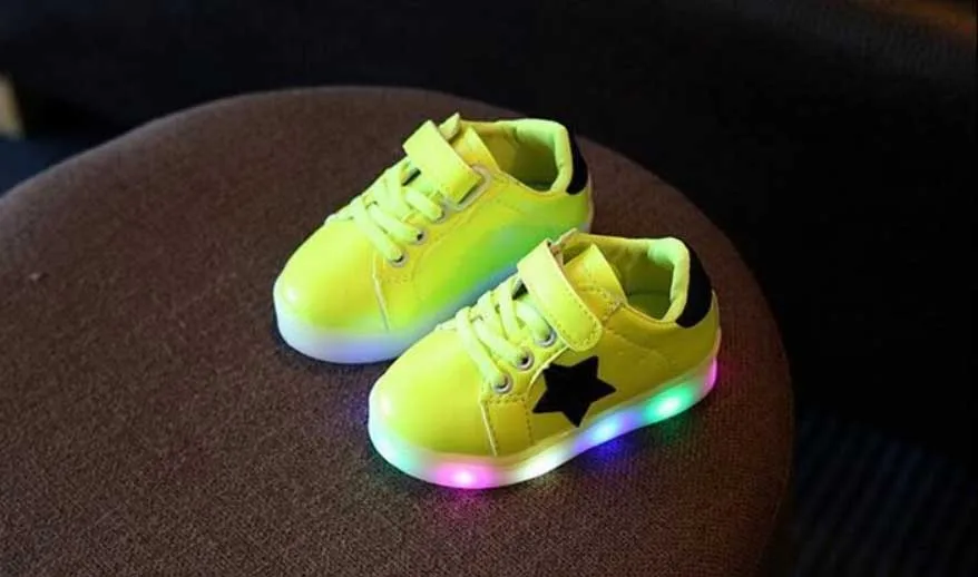 Детская светящаяся обувь со звездами; кроссовки для девочек; теннисные для мальчиков; яркие светящиеся Детские кроссовки; брендовая светящаяся обувь на плоской подошве; Enfant сапоги со светодиодной подсветкой - Цвет: color 2
