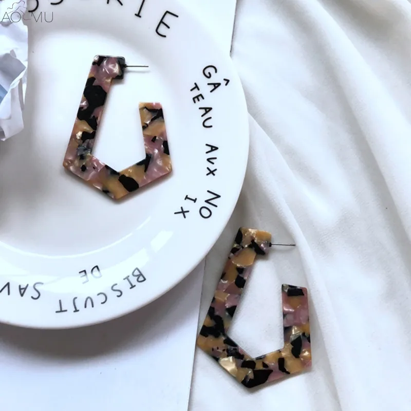 

AOMU 2018 Trendy Colorful Geometric Irregular Acetic Acid Resin Stud Earrings for Women Elegant Design Jewelry Brincos