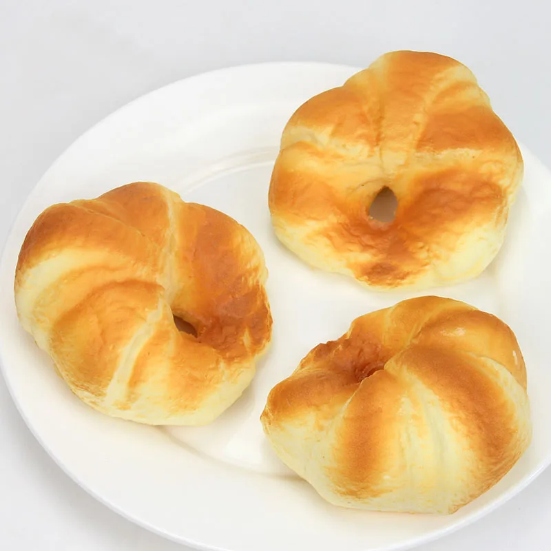 

050 Simulated bread flat doughnut Simulated PU photographic props with fragrant taste 10.3cm