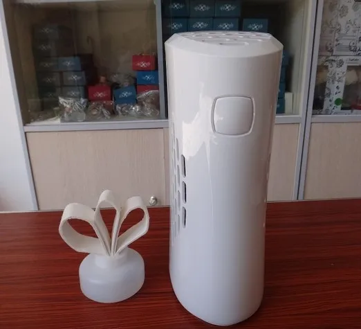 

Plastic 2*1.5V refillable aroma dispenser machine scent sprayer suitable for house home public place commercial space WC