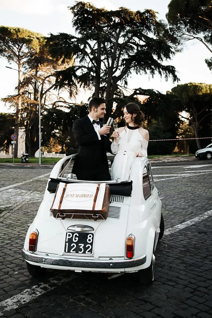 piazza-del-campidoglio-in-rome-was-the-perfect-wedding-destination-for-this-art-and-history-loving-couple-quince-and-mulberry-studios-51-700x1050