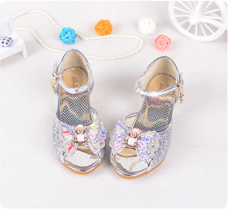 Сандалии для девочек, новинка года, летняя детская обувь на высоком каблуке, обувь принцессы с открытым носком для девочек, обувь с бантом, 26-37