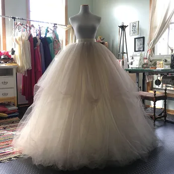 

2019 Beautiful Women's Wedding Skirts Ball Gowns Tiered Tutu Tulle Puffy Maxi Floor-Length Custom Made New Coming Prom Skirts