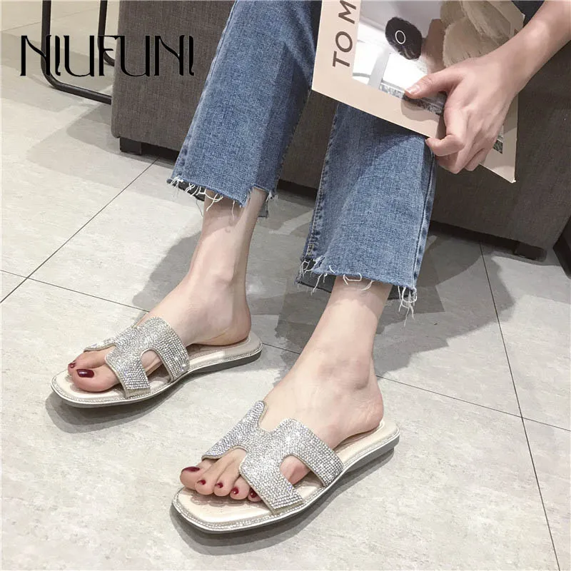 

Sandals Women's Summer New Rhinestone Square Head Soft Bottom Comfortable Flat Slippers Embroidered Thread Wear Female Slippers