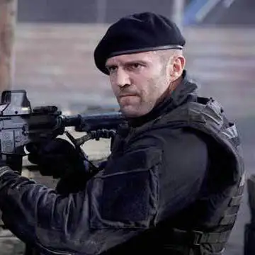 Боевик крис хемсворт 2020. Чарли ханнэм в фильме про бандитов. Антонио бандерас неудержимые 3. Джейсон стэтхэм в фильме неудержимые. Чарли ханнэм спецназ.