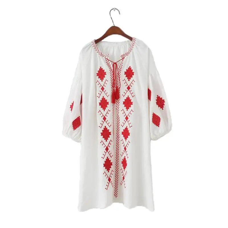 

2019 New Long Shirt Women Tops Vintage Embroidery Cotton Linen Blouse Lantern Sleeve Casual Loose Ethnic Style Women Blouses