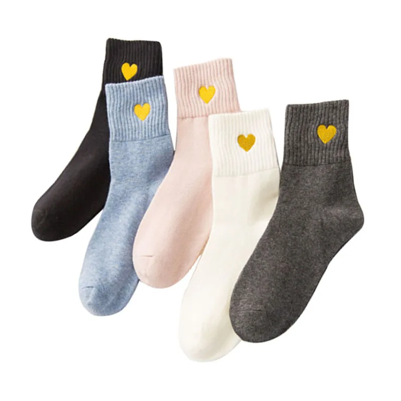 

2019 New Autumn Winter Women Cotton Socks Fashion Embroidery Golden Love Heart Japanese Style Girl Sock High Quality Short Meias