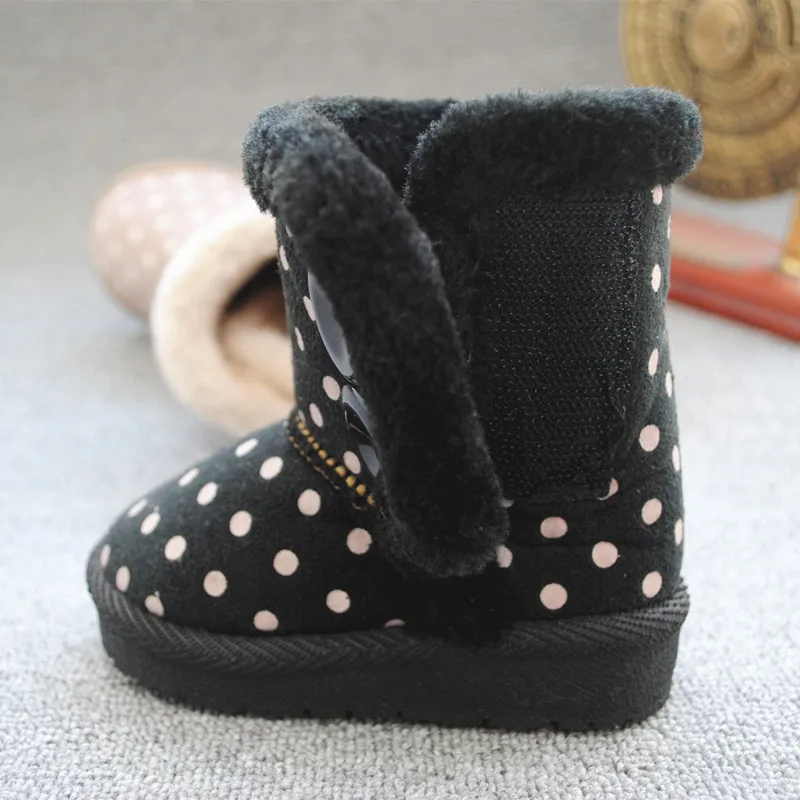 Kopen Kinderen Katoen Dot Patroon Laarzen Kids Laarzen Leuke Winter Warme Korte Laarzen TPR Zachte Zool Laarzen Kinderen Outdoor Sport Schoeisel