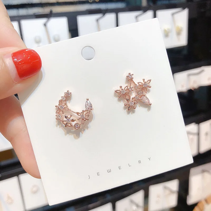 

2019 Korea Style Hollow Star Moon Stud Earrings Rhinestone Flower Silver Needle Earrings for Women Fashion Jewelry Accessories
