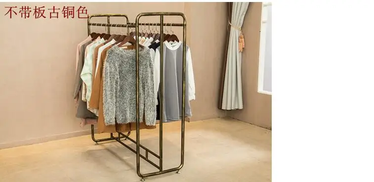 

The clothing store has two rows of zhongdao tie yi floor style clothes rack display rack men's and women's clothing store vintag