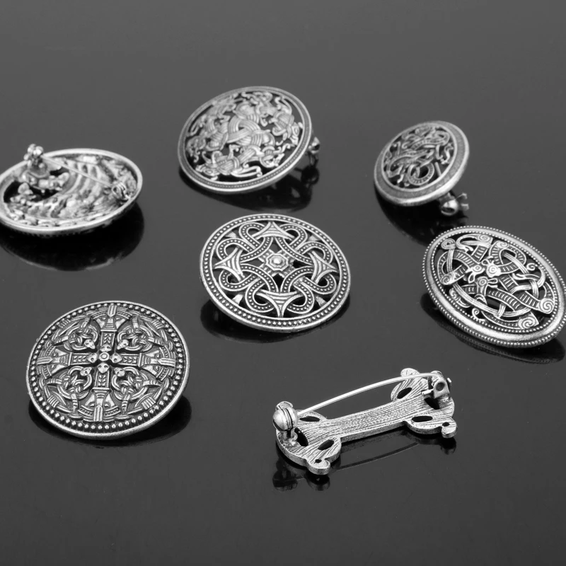 

Hand Forged Medieval Norse Flower Runic Viking Jewelry Brooch Vintage Wulflund Belt Buckles Brooches Cloak Hollow Out Pin Gift