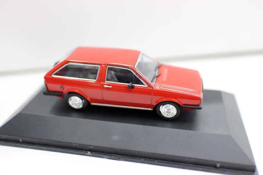 Высокая моделирования Бразилия 1983 PARATI модель, 1:43 брелок для автомобильных ключей, игрушки, Металл литье, Коллекционная модель