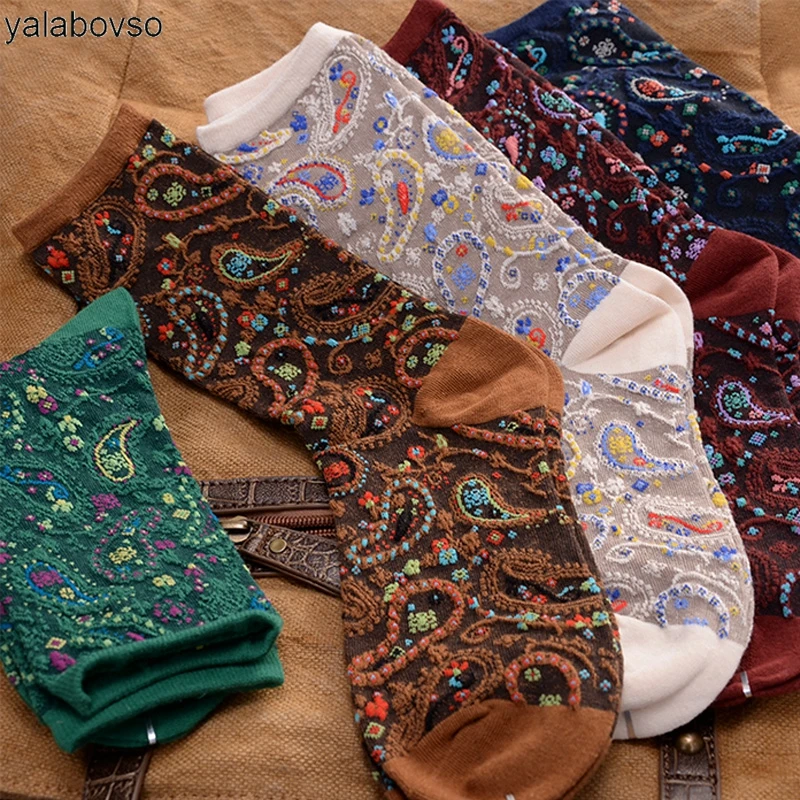 

2018 New arrivals Socks Vintage Retro Embroidery Jjacquard Socks for woman with 4 colors Free size National wind socks Z20