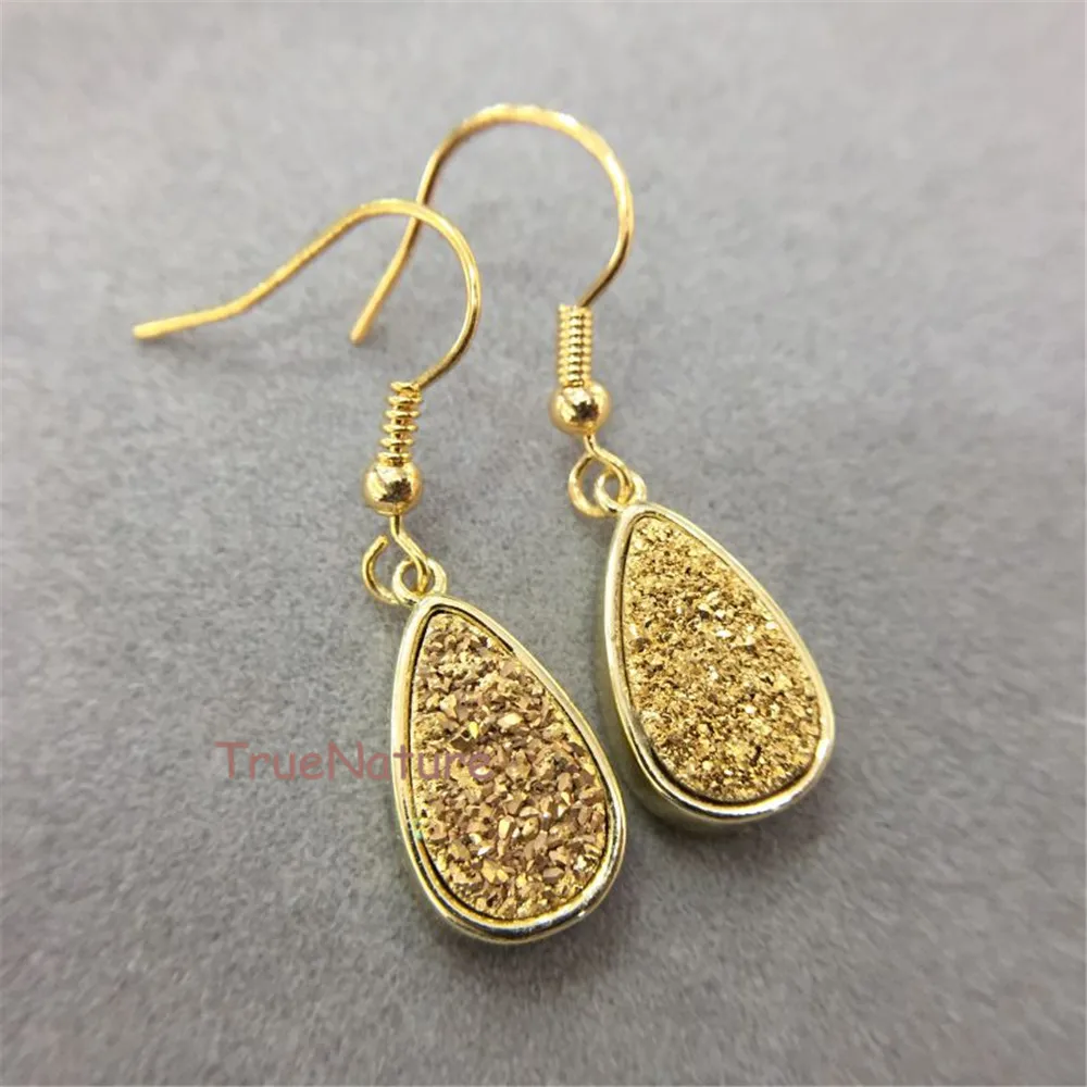 

Gold Titanium Druzy Crystal Gold Teardrop Shape Earring Wholesale Titanium Earring For Women In 16x10mm ER5145