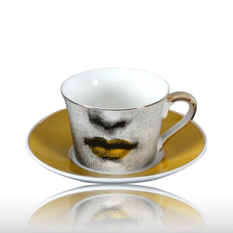 

European Fornasetti Cup Golden Coffee Cup Lace Golden Dish Louisa Mouth Wedding Birthday Gift Tea Cup Home Decoration Display