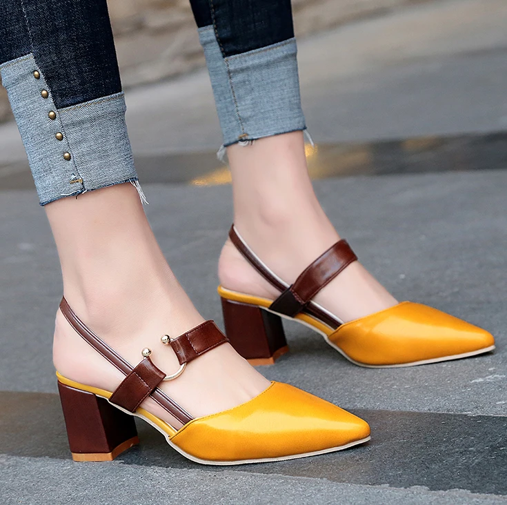 comprar 2018 mulheres marca sandálias de salto alto novo design fivela 7 cm bombas confortáveis mulheres sapatos de outono sapatos casuais sapatos de verão ALFD80