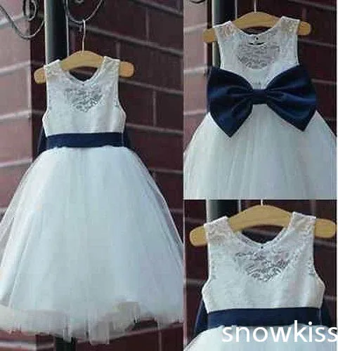 2016 beaufitul ball gown flower girl dress with navy blue sash bow keyhole back lace puffy first communion dresses for girls