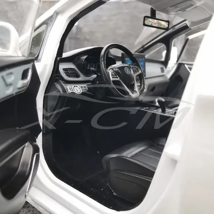 Литая модель автомобиля BYD Song MAX 1:18(белый) крышка двигателя и багажник не открываются+ маленький подарок