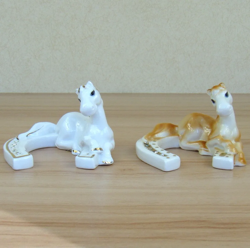 

Creative Pony Horseshoe Figurine Decorative Ceramics Horse Ferro Cavallo Uniqueness Ornament Arts and Crafts Trinket Accessories