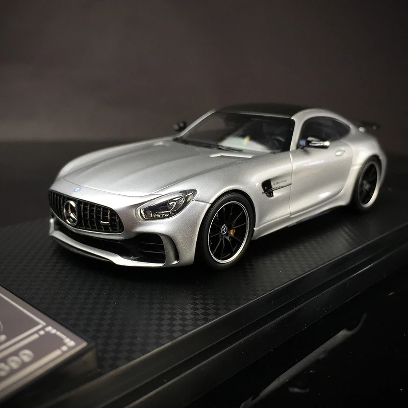 Ограниченная Коллекция 1/43 AMG GTR новая литая металлическая настольная модель дисплея - Цвет: silver spot