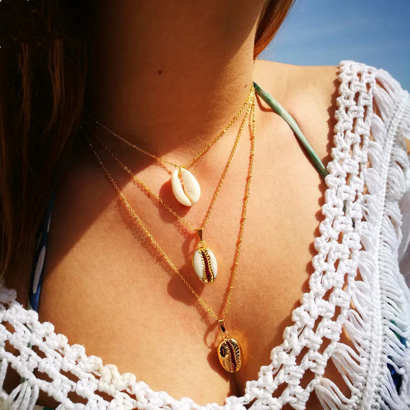 

New Shell Necklace Creative Geometric Shell Pendant Fashion Ladies Necklace Conch Inlaid Gold Edge Clavicle Water Wave Chain