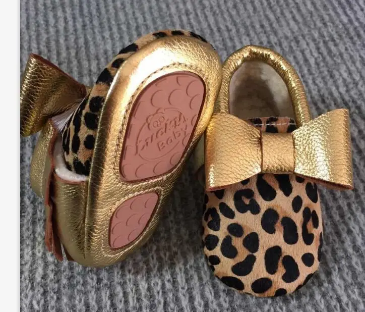 leopard with fur Зимняя леопардовая обувь из натуральной кожи с бантом для маленьких девочек; теплые детские мокасины с бахромой и мехом; нескользящая подошва; рождественские подарки - Цвет: leopard with fur