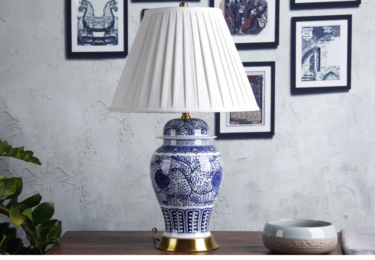 China Antique Living Room Vintage Table Lamp Porcelain Ceramic Table Lamp wedding decoration beautiful table lamp blue and white (6)