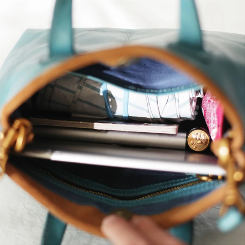 AETOO Crossbody satchel, teen retro simple little tot bag, handmade cowhide female bag