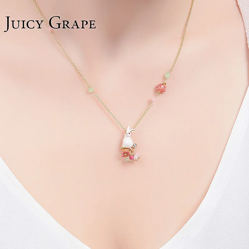 

Juicy Grape New Enamel Small White Rabbit Flower Rose Crystal Necklace Clavicle Chain Gilded Prevent Allergy Women Jewelry