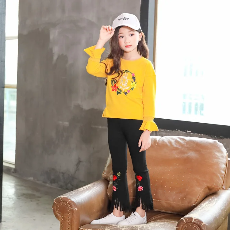 9033517880_1894422374