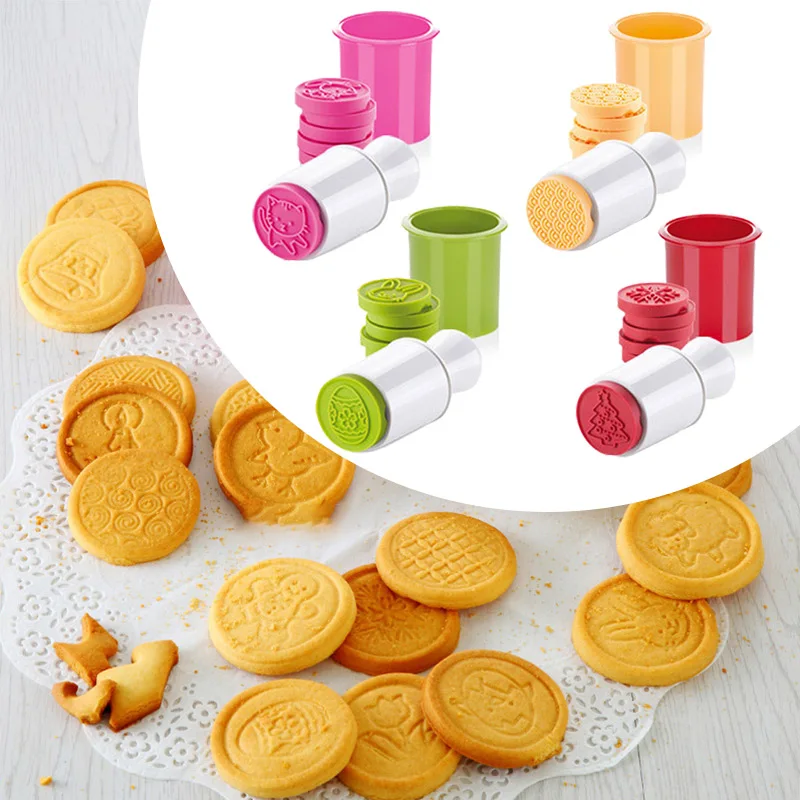 

8Pcs/set Christmas Tree Easter Cartoon Stamp Cookie Tool Cookie Cutters Silicone Printing Set Cake Decoration Tools Pastry Tools