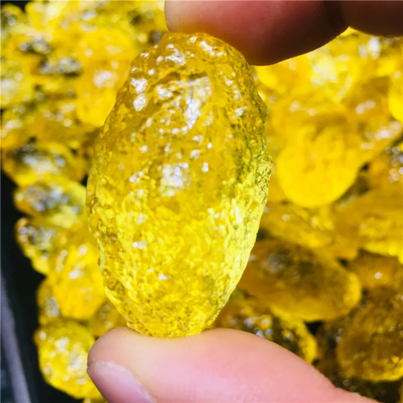 

20-23g yellow Gem Moldavite Meteorite Impact Class Czech