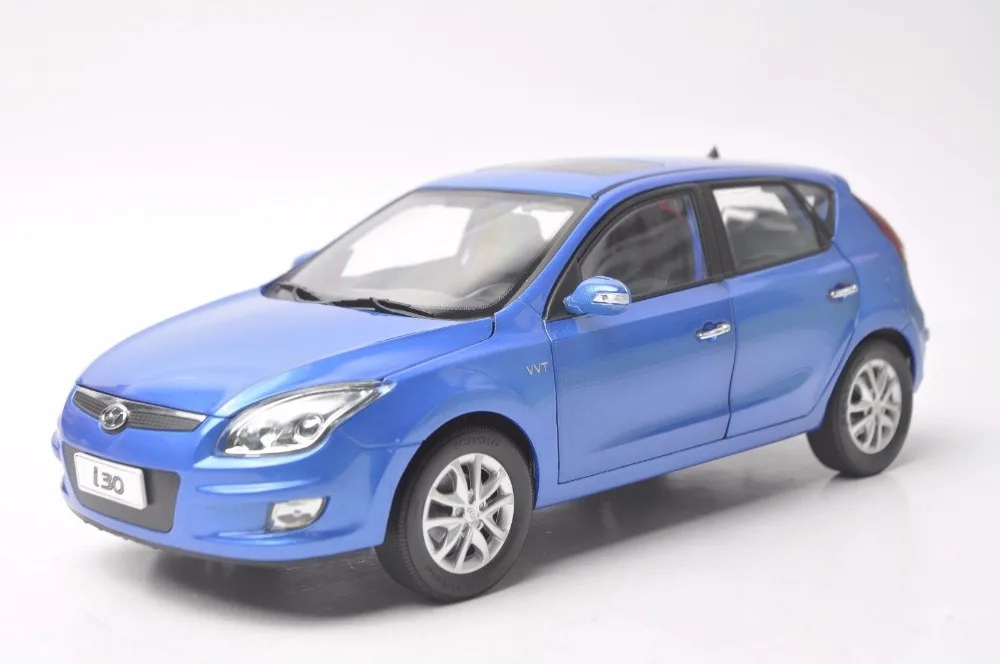 Модель литая в масштабе 1:18 для Hyundai i30 голубой хэтчбек миниатюрный игрушечный