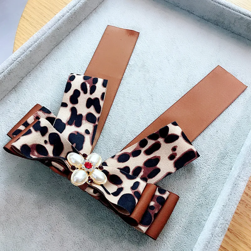 Мода горный хрусталь жемчуг брошь для женщин Кристалл Leopard многослойная повязки для волос с цветком ленты булавка для воротника одежда аксессуары