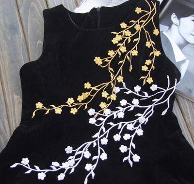 Lace Patch DIY Gold Silver Plum Blossom Embroidery Flower Applique Fabric Stickers Clothes Wedding Decoration Ironable 1Piece