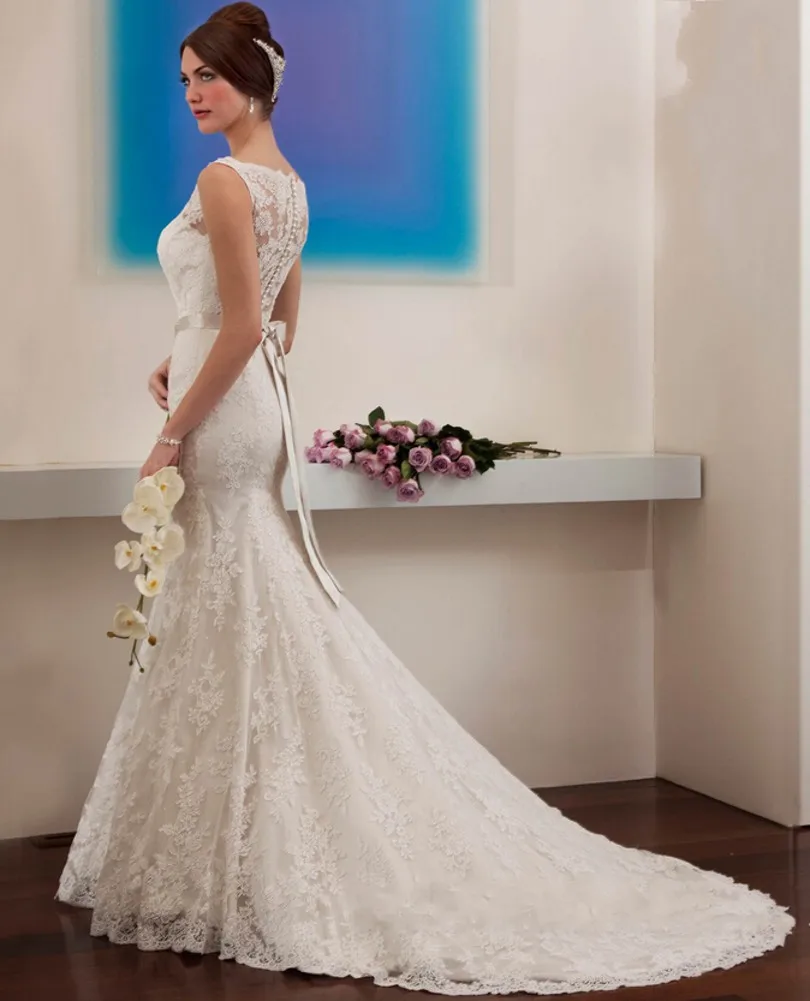 vestido de novia estilo sirena con cola larga