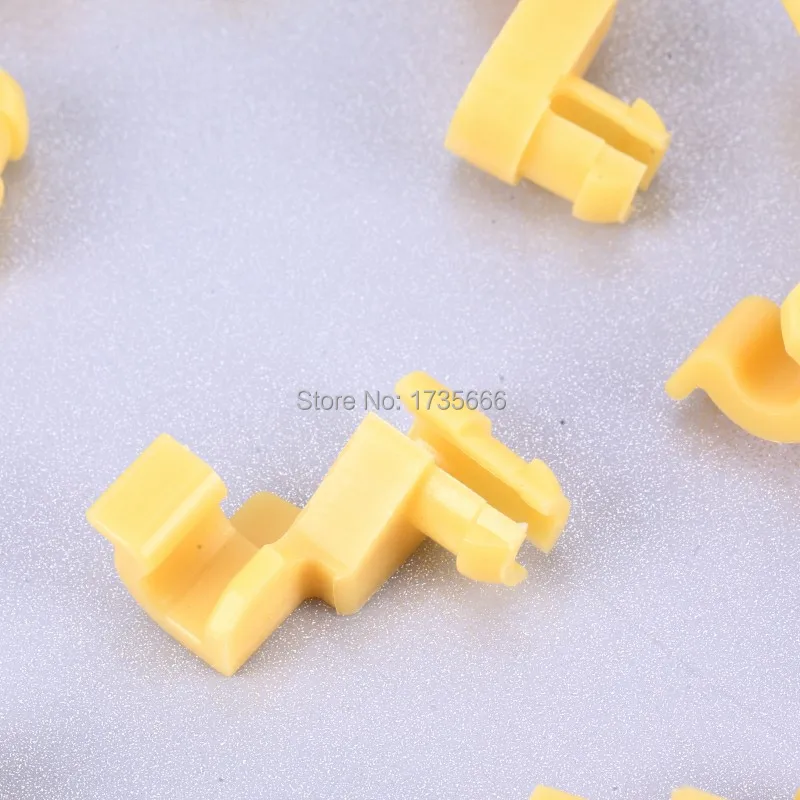 

500 / Lot Door Lock 5mm Rod Clips Left Handle Retainer For Lexus SC430 IS300 For Toyota Tacoma 69293-12060