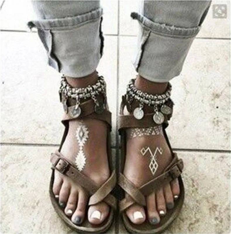 

2018 new flat-bottom large size women's sandals summer Europe and the United States hot sale hollow comfortable sandals