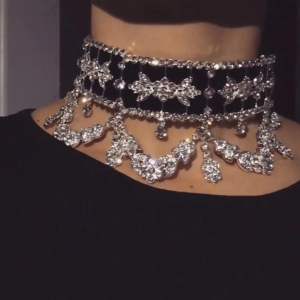 Crystal Rhinestone Velvet Statement Choker Necklace Jewelry in Necklaces