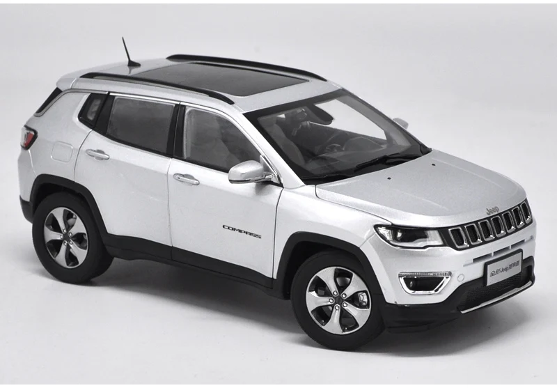 Новинка 1:18 литье под давлением модель для Jeep Compass белый внедорожник Игрушечная машина из сплава Коллекция Подарки