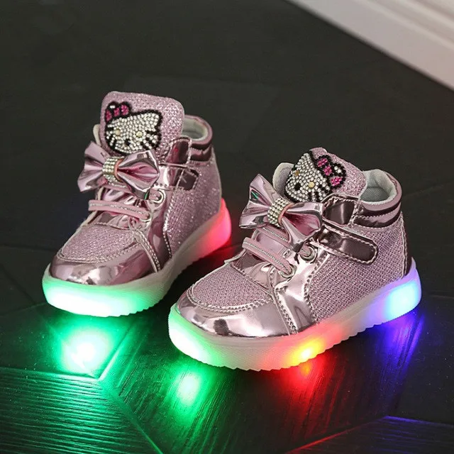 Светодиодный свет, модные короткие ботинки для маленьких девочек, модная спортивная обувь принцессы hello kitty, мягкие Нескользящие удобные кроссовки