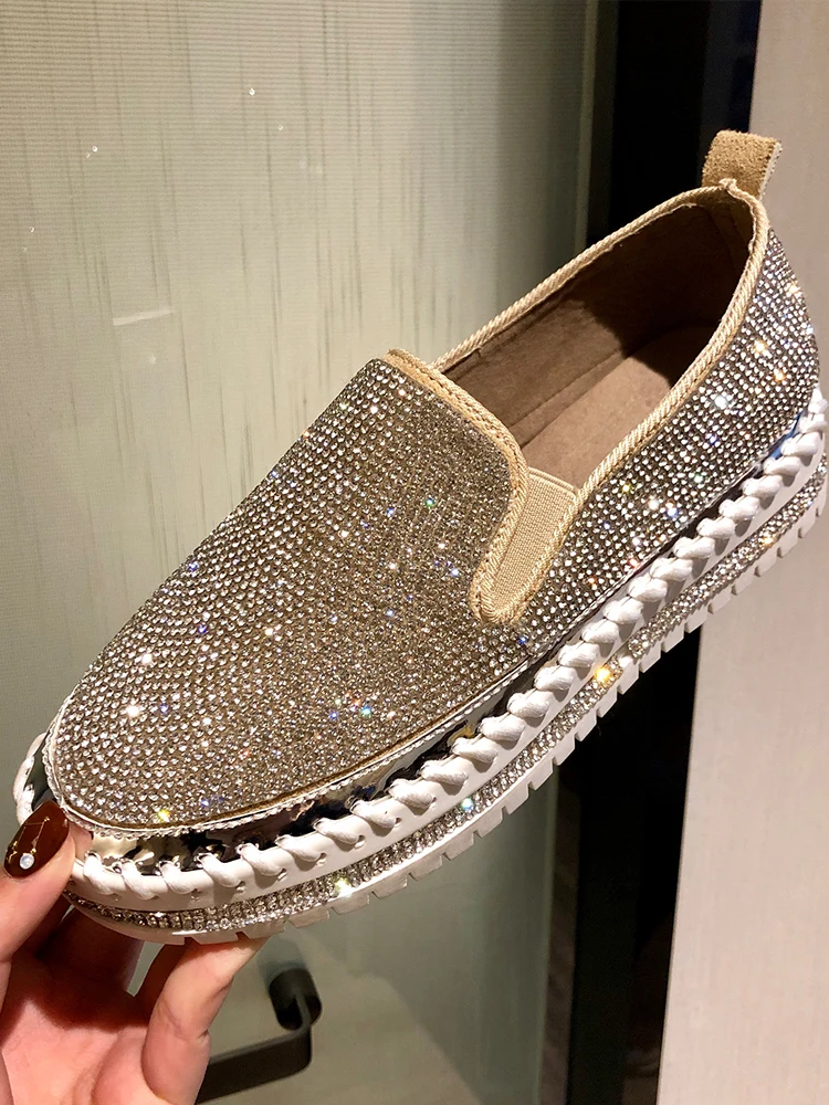 

2018 summer new canvas shoes female students Korean version of the street shoot small white shoes wild casual shoes.