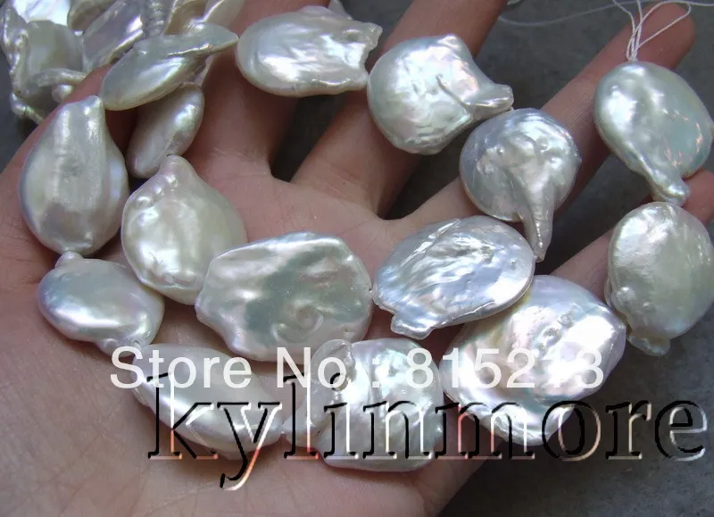 

S977 White Reborn Keshi Pearls necklace (B0409)