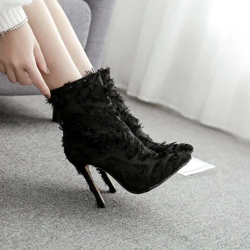 

European and American black heeled high heeled women's boots 335-9 has 40 yards.