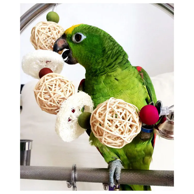 

1pcs Birds Rattan ball Toy Cockatiel Parrot Scratcher Wood Cableway corn bran Climb Bird Hanging Swing Toy Papegaaien Speelgoed