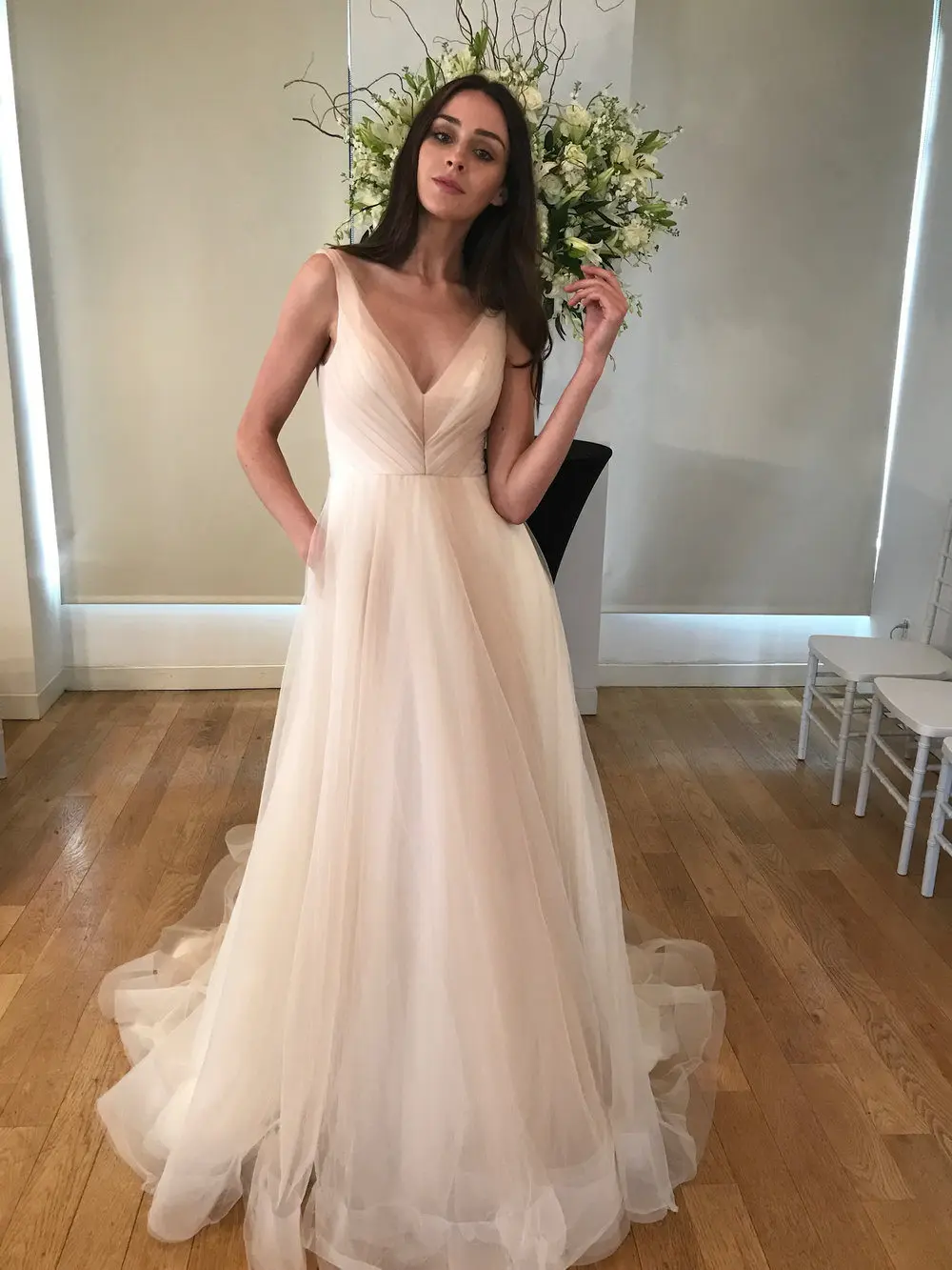 LORIE New Long Train A-Line Wedding Gowns V-neck Sleeveless Tulle Bride Dresses Simple Beach Wedding Guest Dresses Custom - Цвет: picture colors