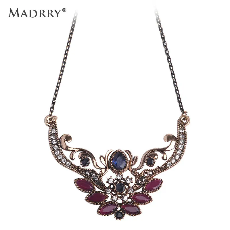 

Madrry Elegant Queen Style Necklace Vintage Carved Flower Antique Gold Color Resin Jewelry Dress Accessories Joias Bijuterias