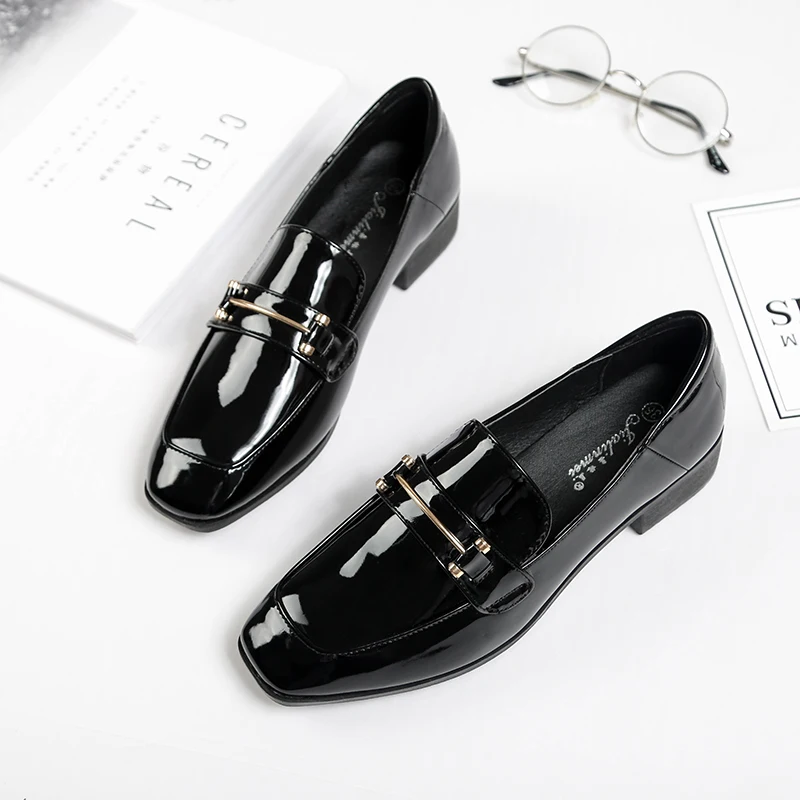 

2019 new women's shoes flat-bottomed shoes ladies autumn Korean version Joker Lefu English wind net red ins small leather shoes