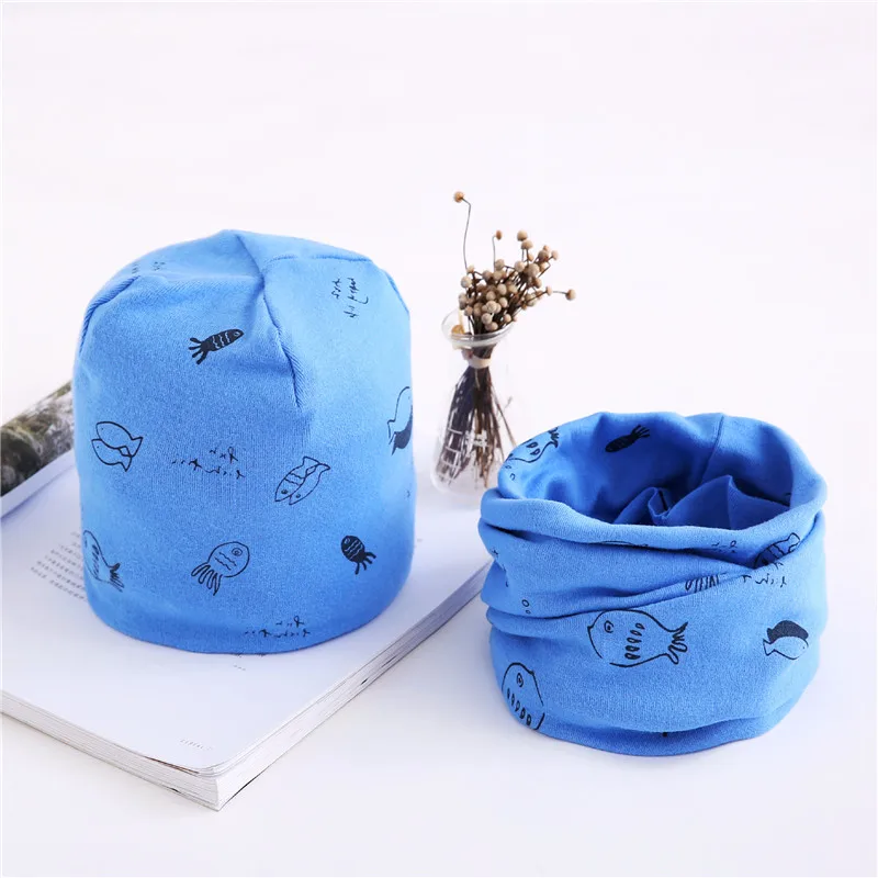 blue fish hat scarf Новые Хлопковые плюшевые шапки для девочек с шарфом Фрукты Сова-овца Звезды Львиная шапочка для мальчиков Детская шапка с шарфом и воротником Комплект хлопчатобумажной шапки для детей - Цвет: blue fish hat scarf